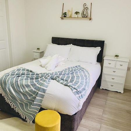 Modern & Cosy 2-Bed Apartment Near Nec, Airport & Jlr! Birmingam Habitación foto